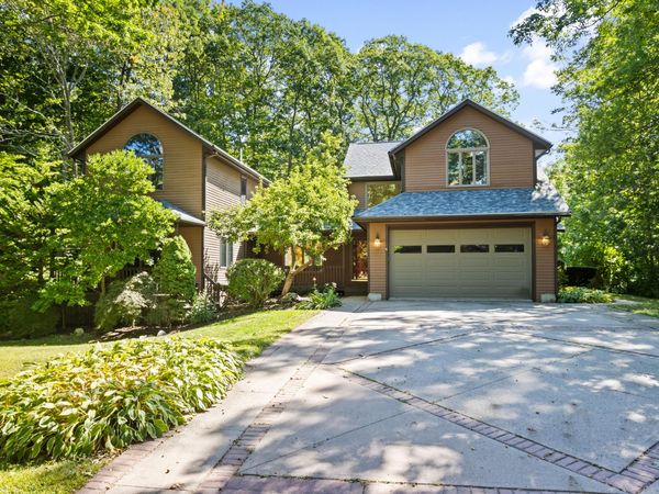 2 Robinhood Road , Cape Elizabeth, ME 04107