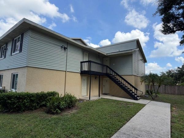 206 THORN TREE PLACE , BRANDON, FL 33510