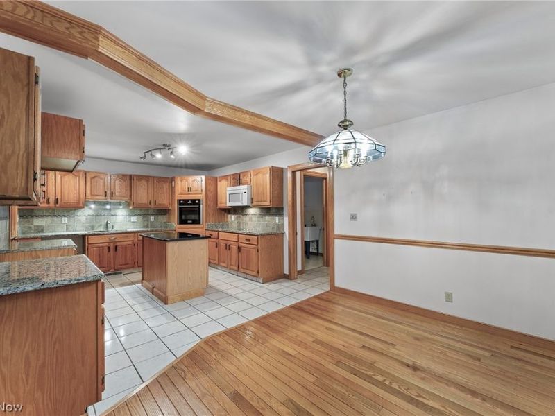 594 Shadydale Drive, Canfield, OH 44406 Photo 11