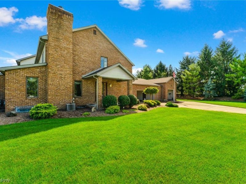 594 Shadydale Drive, Canfield, OH 44406 Photo 2