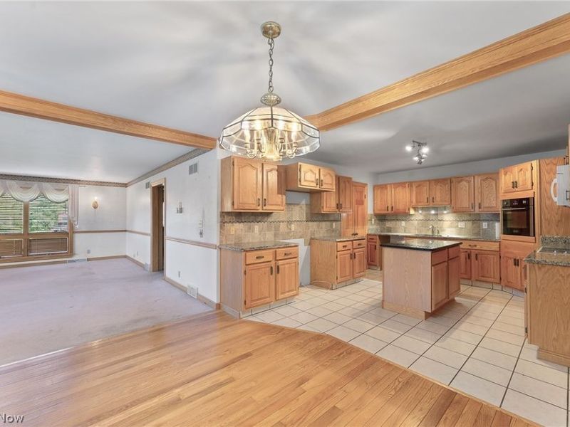 594 Shadydale Drive, Canfield, OH 44406 Photo 4