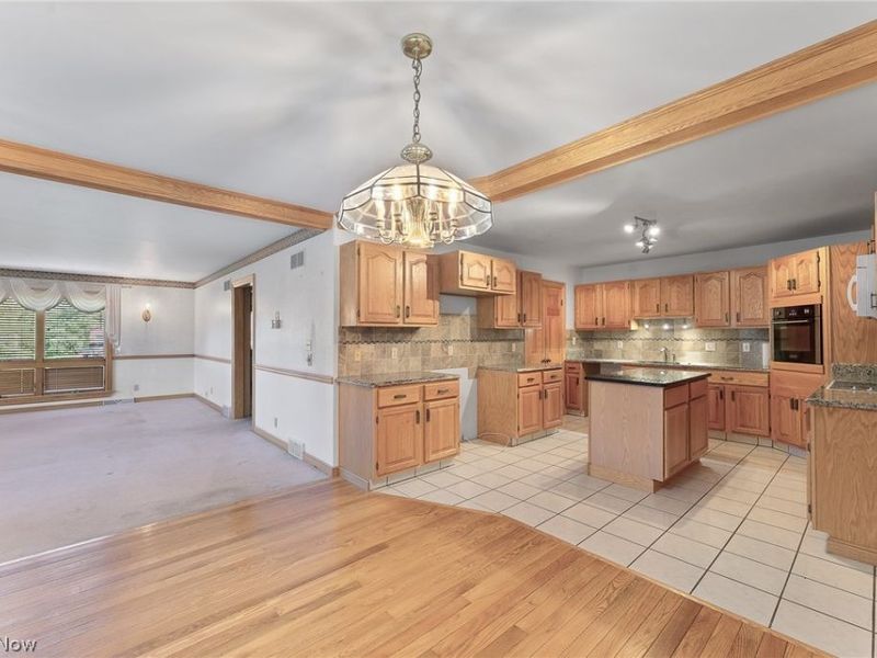 594 Shadydale Drive, Canfield, OH 44406 Photo 6