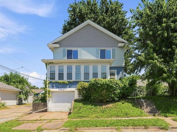 2111 MISSISSIPPI Avenue , Davenport, IA 52803