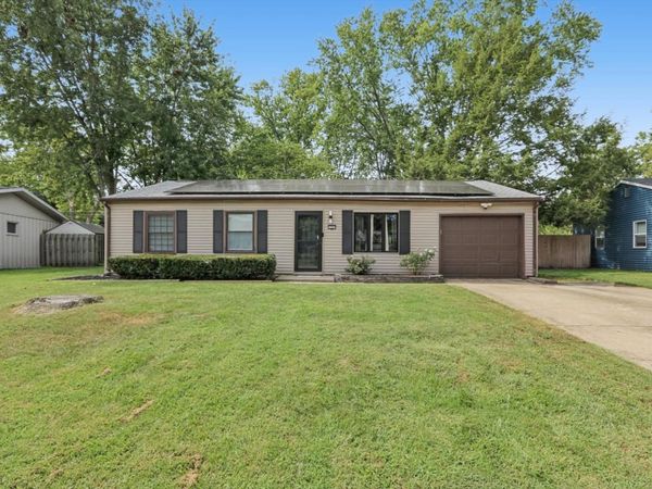 1307 Briarwood Drive, Champaign, IL 61821