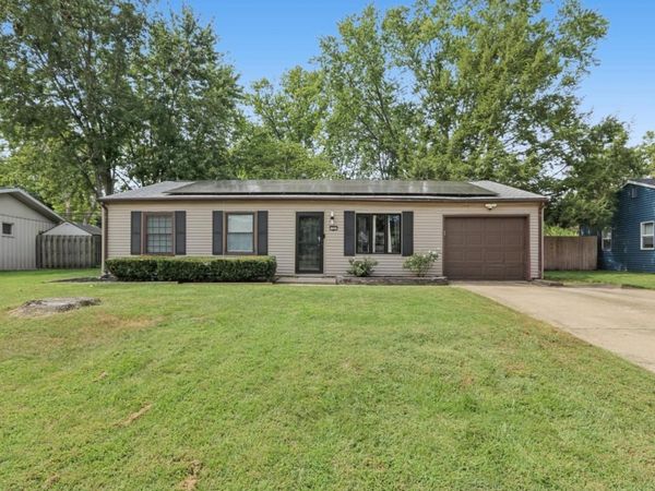 1307 Briarwood Drive, Champaign, IL 61821