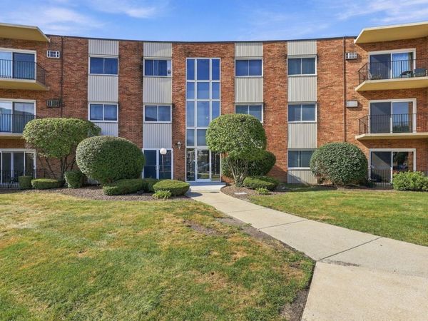 9724 S Karlov Avenue , Unit 304, Oak Lawn, IL 60453