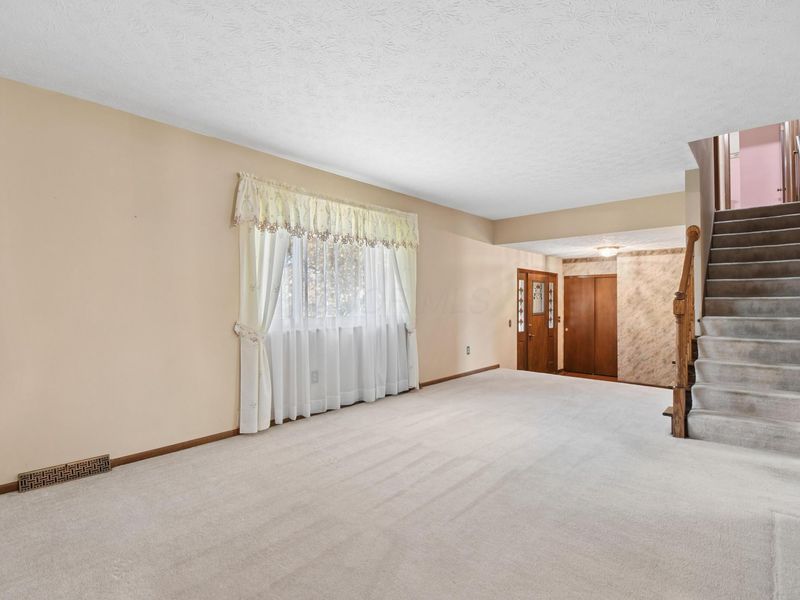 82 Imperial Drive SW, Etna, OH 43062 Photo 8