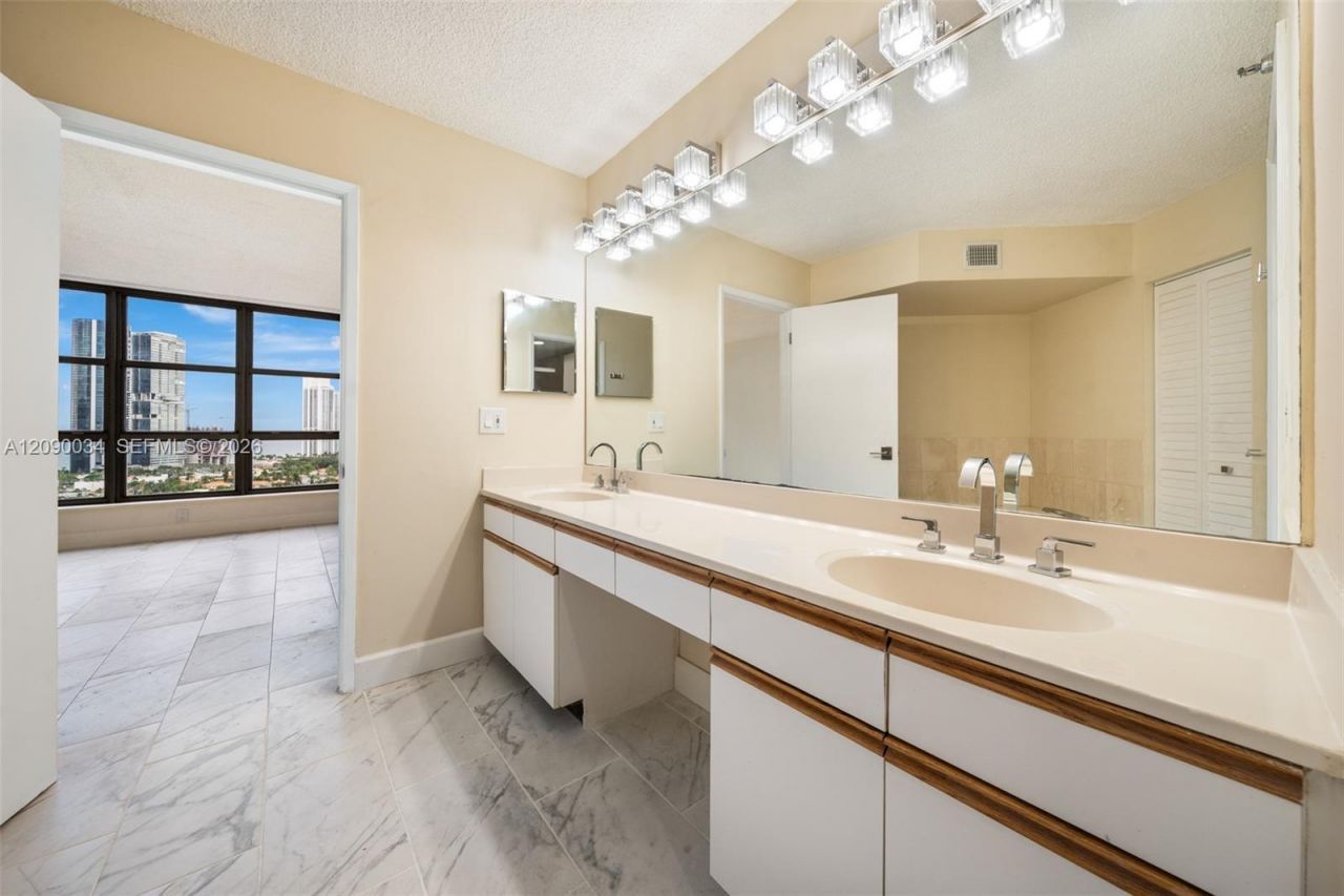 19195 Mystic Pointe Dr , Unit 2406, Aventura, FL 33180 Photo