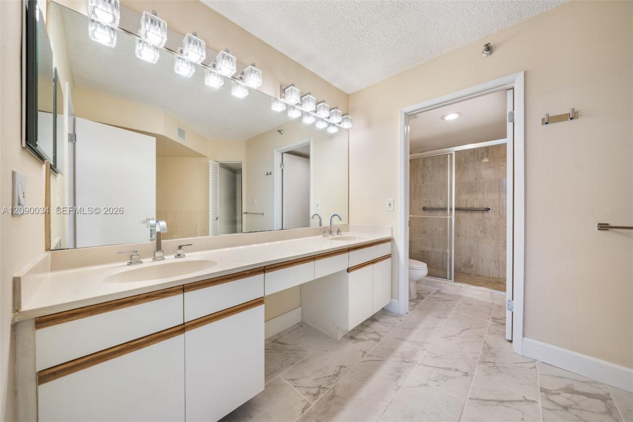 19195 Mystic Pointe Dr , Unit 2406, Aventura, FL 33180 Photo