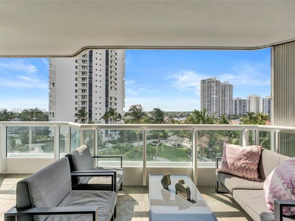 21055 Yacht Club Dr, Unit 901, Aventura, FL 33180