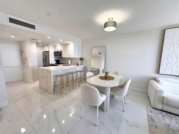 2899 Collins Ave , Unit 1037, Miami Beach, FL 33140