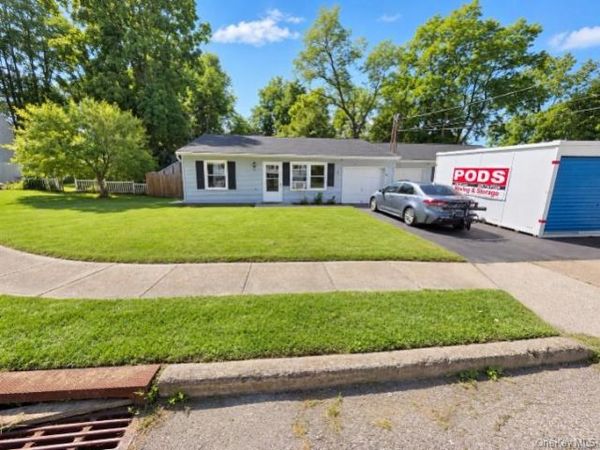 11 Creekview Court , Wappingers Falls, NY 12590