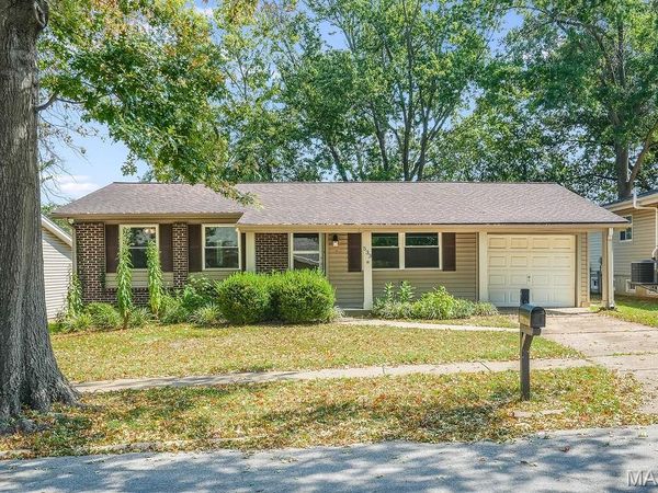 533 Golfwood Drive, Ballwin, MO 63021