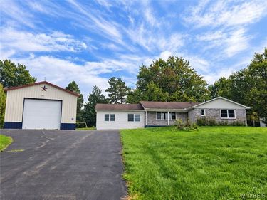 6190 Cole Road, Orchard Park, NY 14127