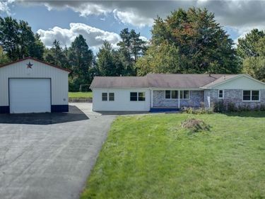 6190 Cole Road, Orchard Park, NY 14127