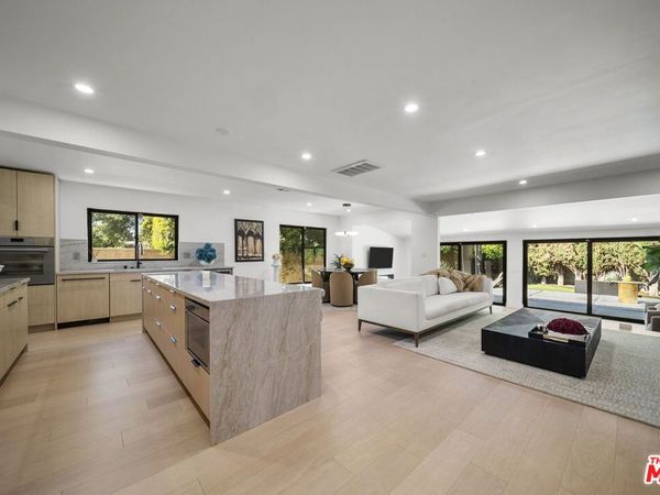 15431 Milbank Street , Encino, CA 91436
