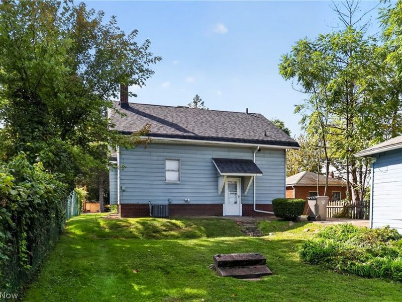 3915 Howard Street, Youngstown, OH 44512 Photo 3