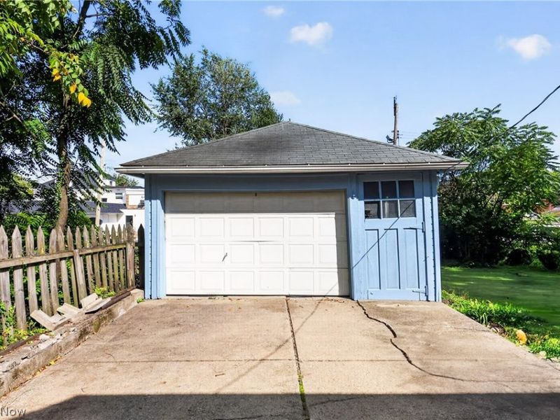 3915 Howard Street, Youngstown, OH 44512 Photo 4