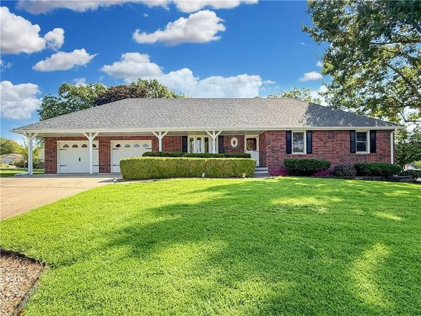1113 Elm Street, Higginsville, MO 64037