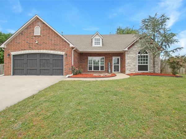 2602 SW Wolf Run Drive, Claremore, OK 74019