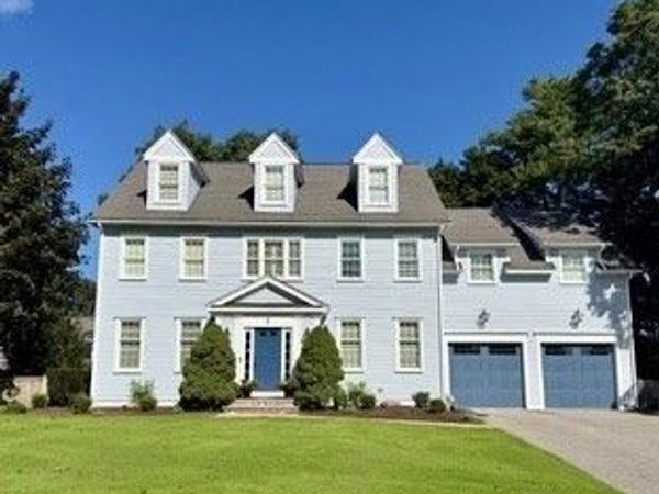 3 Macarthur Rd, Wellesley, MA 02482