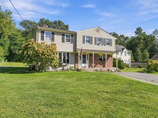 3320 County St, Somerset, MA 02726
