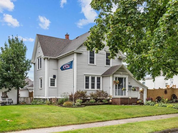 909 N 14TH STREET, Manitowoc, WI 54220