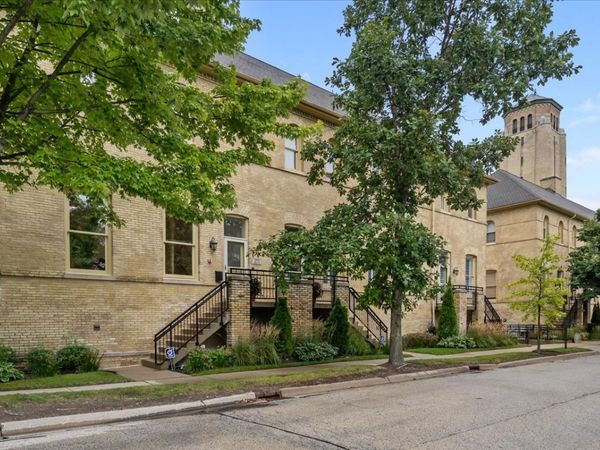 271 Whistler Road , Highland Park, IL 60035