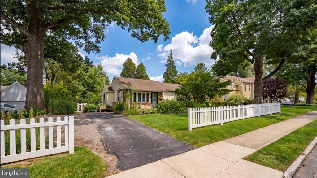 106 N LOWRYS LANE , BRYN MAWR, PA 19010