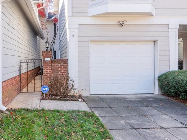 807 Greenleaf Avenue , Charlotte, NC 28202