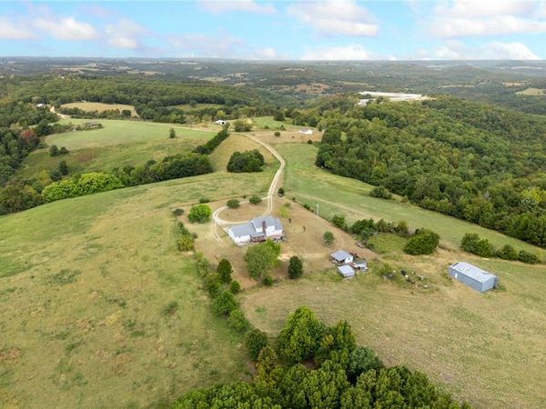 8746 Hopewell Road , Harrison, AR 72601
