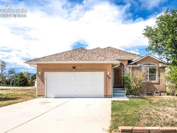 358 W Golden Eagle Way, Pueblo West, CO 81007