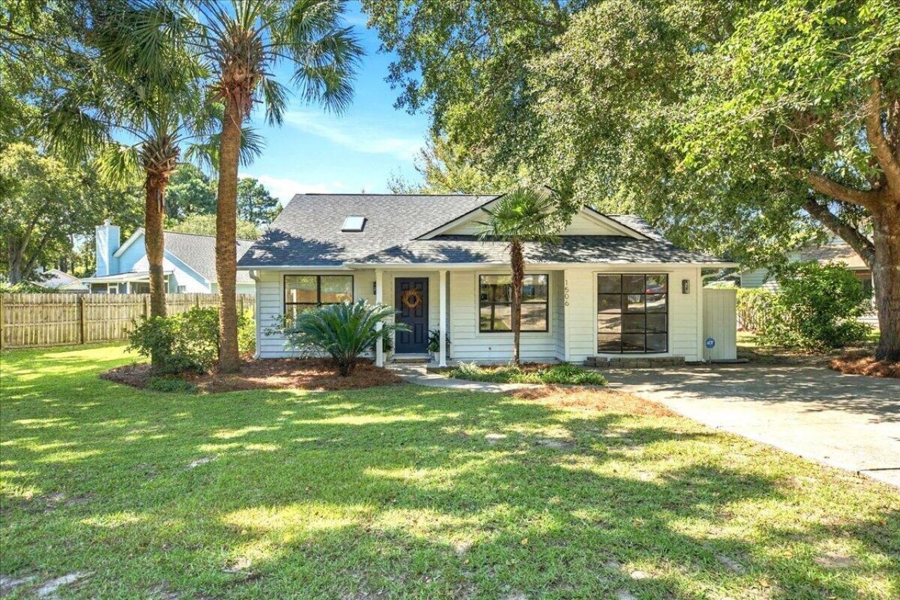 1506 E Crossing Lane Photo 1