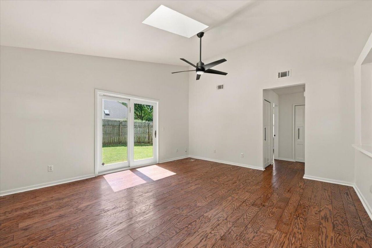 1506 E Crossing Lane Photo 4
