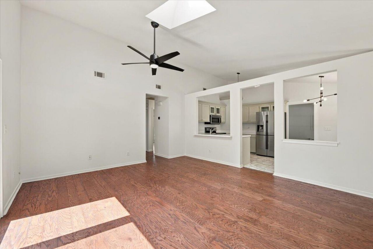 1506 E Crossing Lane Photo 6