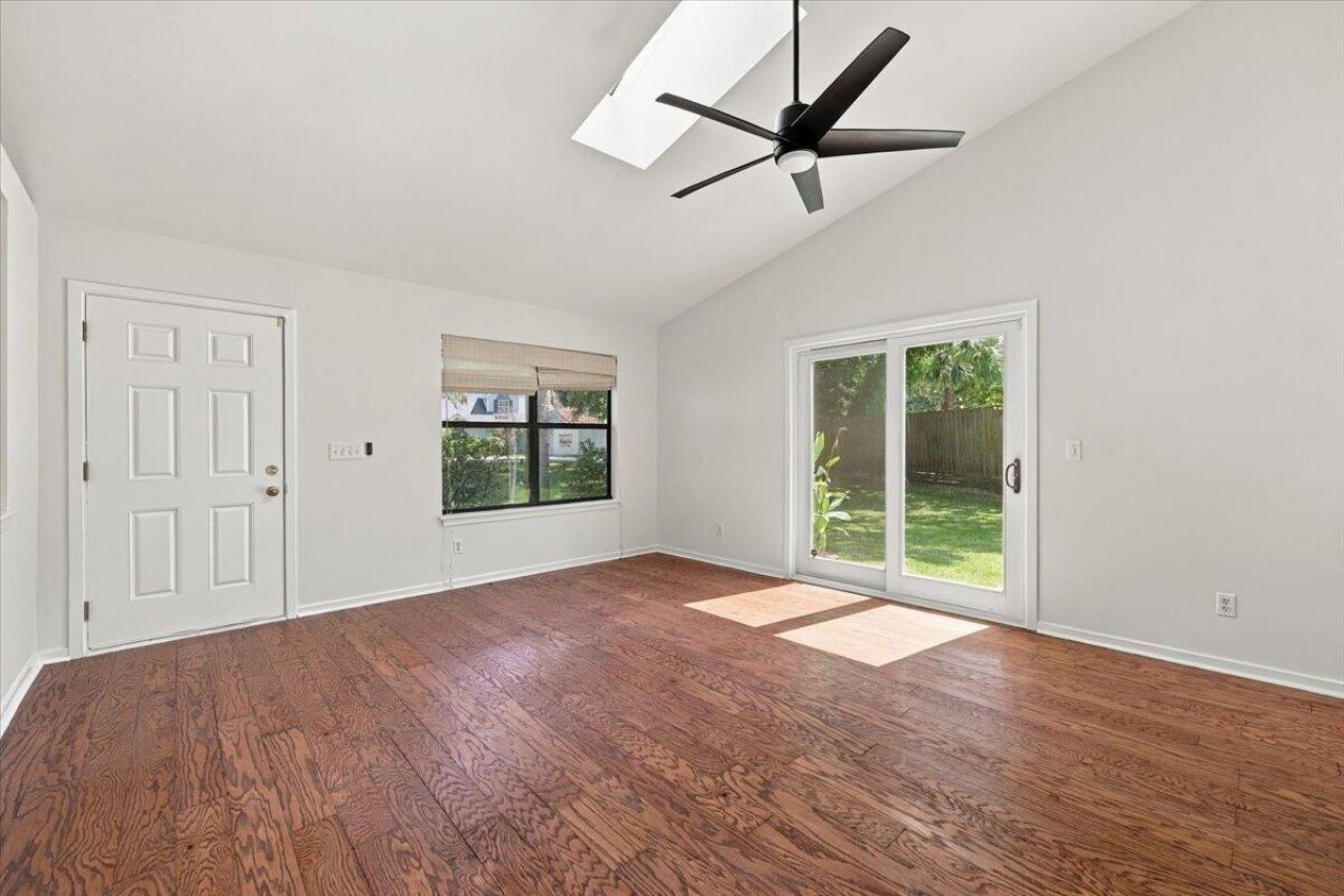 1506 E Crossing Lane Photo 8