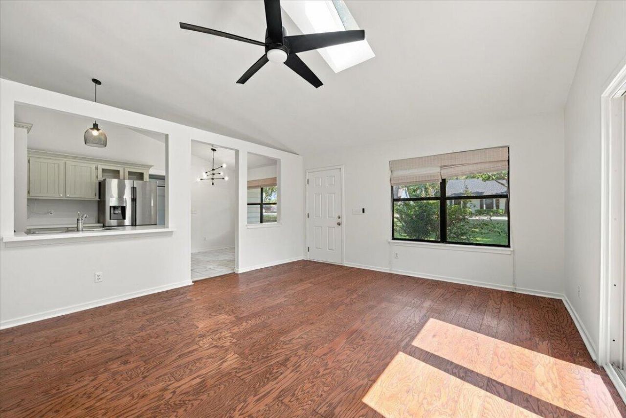 1506 E Crossing Lane Photo 9