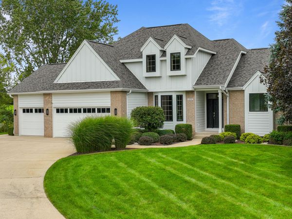 1570 Fairway Ct, Unit 16-19, Geneva, WI 53147