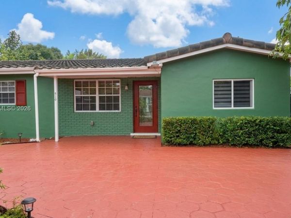 510 NE 161st St , Miami, FL 33162