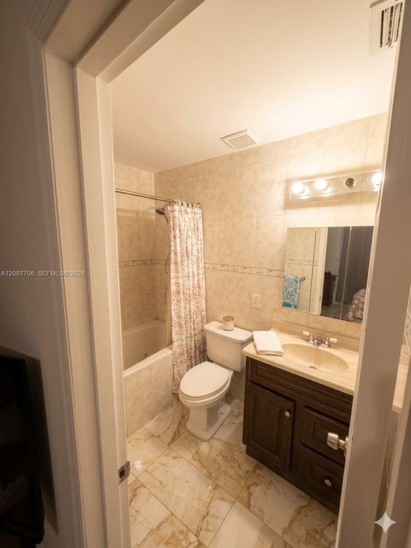 510 NE 161st St , Miami, FL 33162 Photo