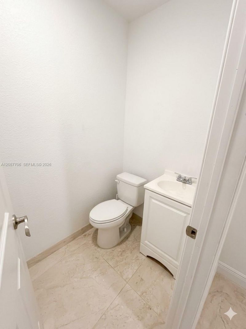 510 NE 161st St , Miami, FL 33162 Photo