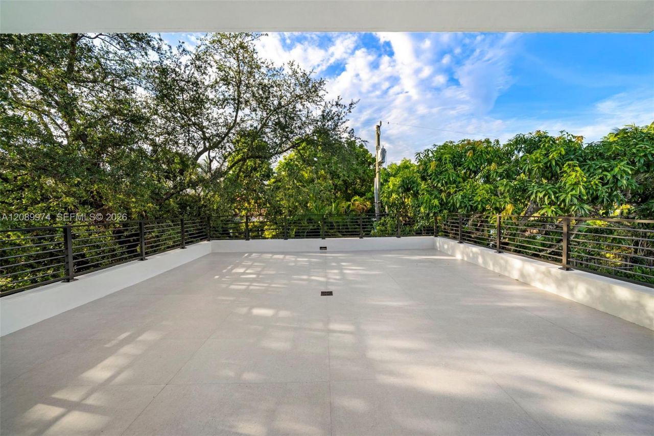 5921 SW 84th St, South Miami, FL 33143 Photo