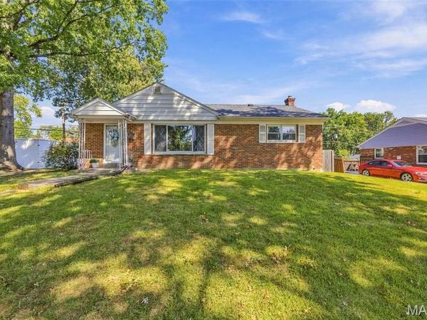 8035 Braddock Drive, University City, MO 63130