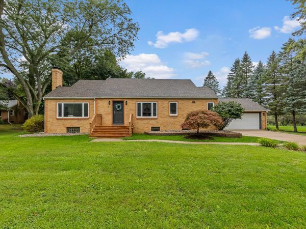 219 Bon Air Road, Lansing, MI 48917