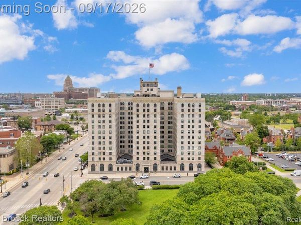 15 E Kirby Street, Unit 820, Detroit, Mi 48202