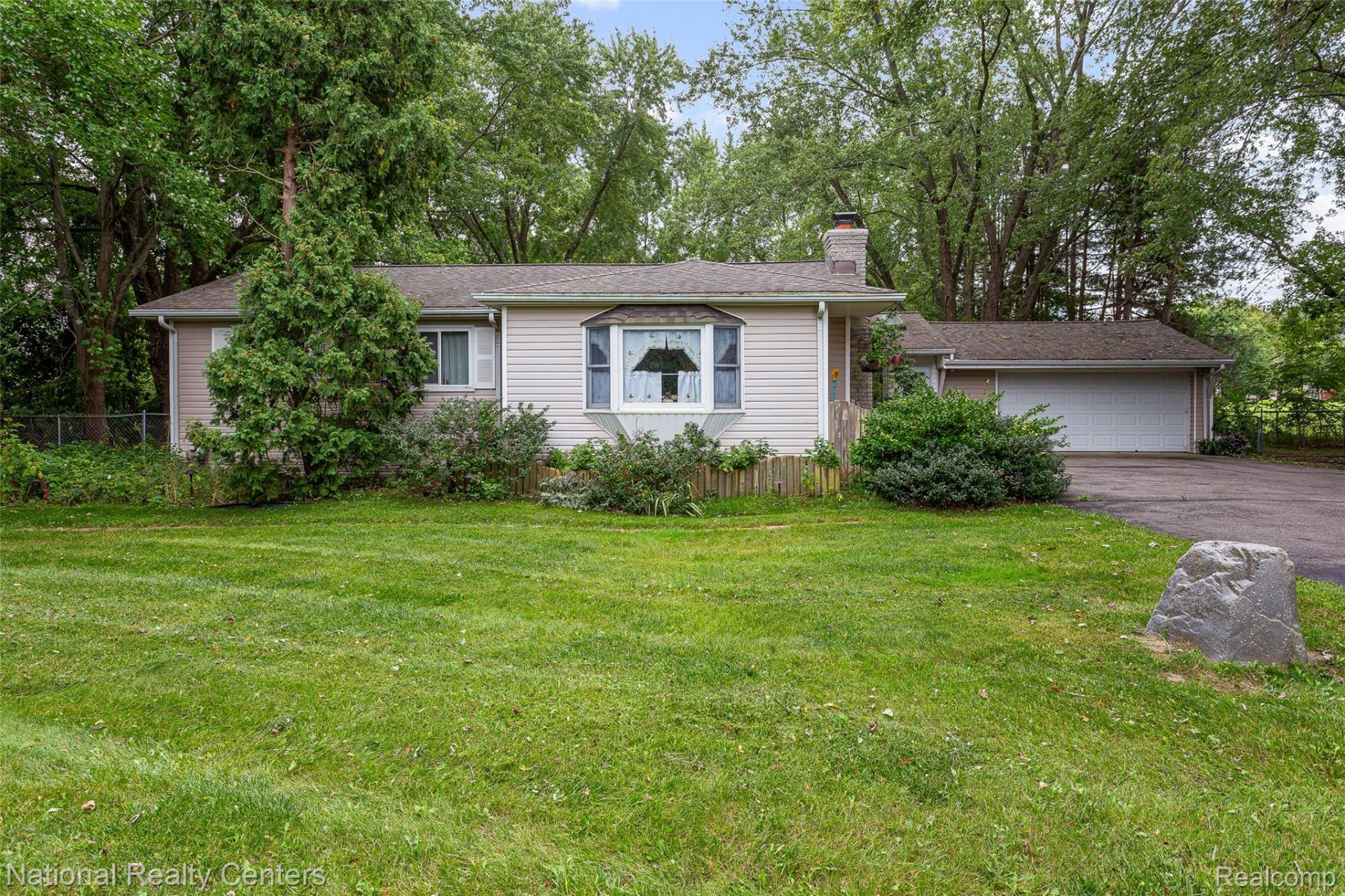 9542 Hilton Road, Brighton Township, Mi 48114 Main Photo