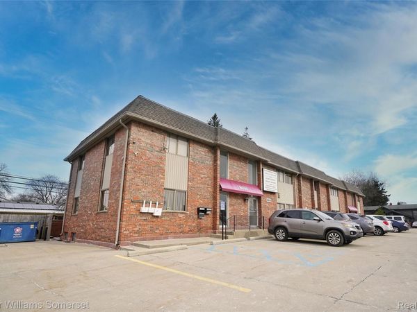 18600 W 10 MILE Road , Southfield, Mi 48075