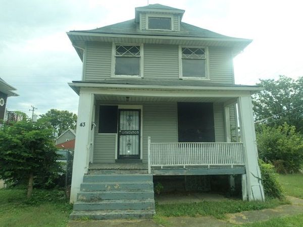 43 S 17th Avenue , Maywood, IL 60153