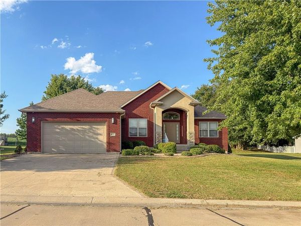 4010 E 32nd Street, Sedalia, MO 65301