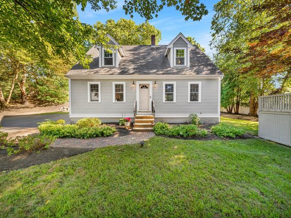 2 Hunter Dr, Newburyport, MA 01950